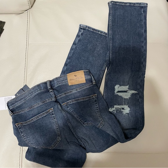 Abercrombie Boys straight jeans, DARK RIPPED WASH straight jeans Size 13/14 - Picture 12 of 15